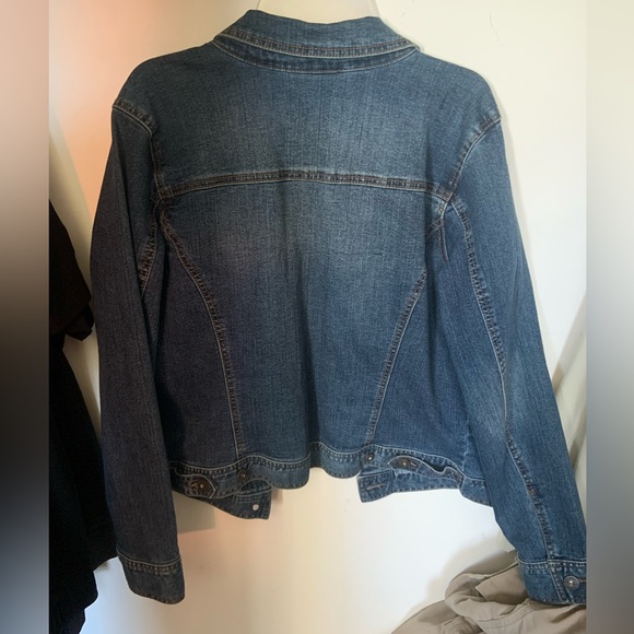 Jean jacket - Picture 2 of 4